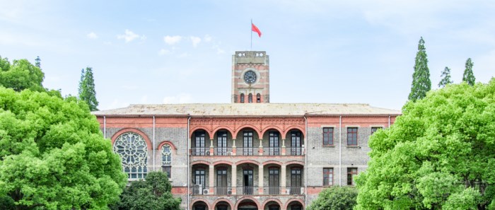 学校