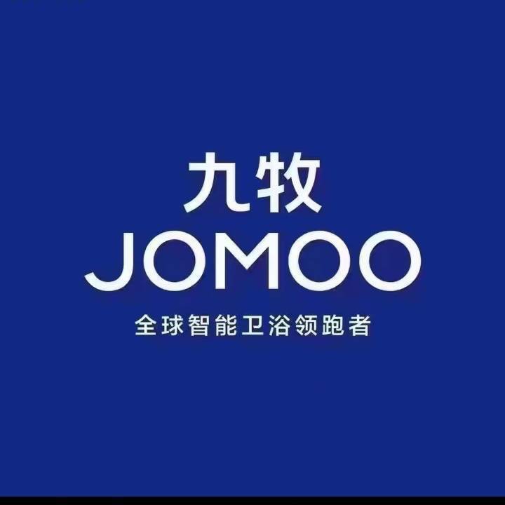 李*